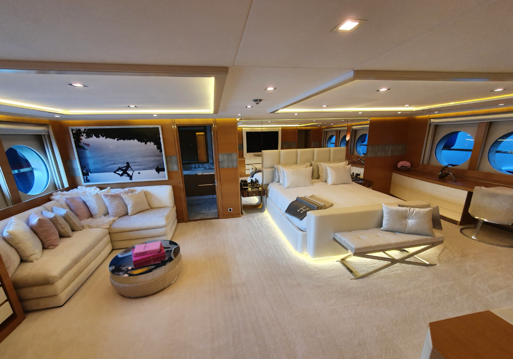 Yacht indoor